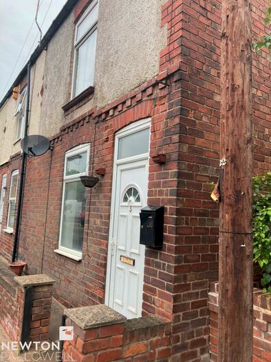 2 Bedroom Semi-Detached House To Rent In Gainsborough Road, Bawtry, DN10
