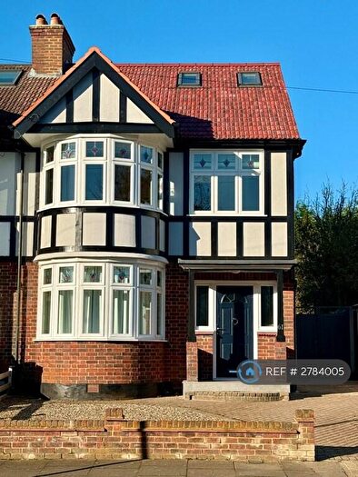 4 Bedroom Semi Detached House To Rent In Alexandra Drive, Surbiton, KT5