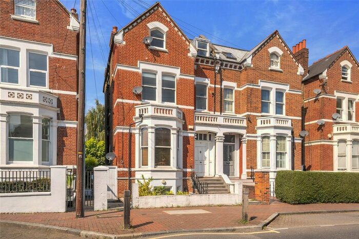 2 Bedroom Flat To Rent In Oxford Road, East Putney, SW15