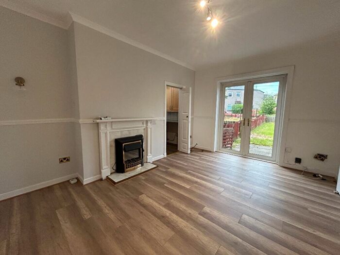 3 Bedroom Flat To Rent In Gladsmuir Road, Cardonald, Glasgow, G52
