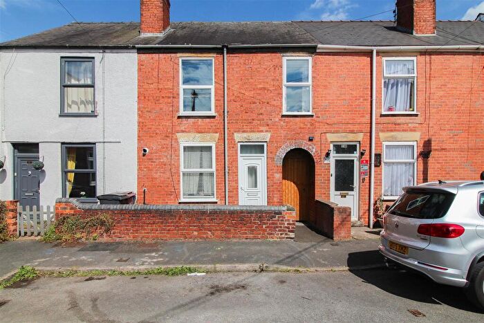 3 Bedroom House For Sale In Chapel Road, Grassmoor, S42