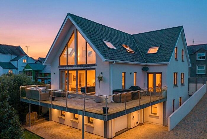 4 Bedroom Detached House For Sale In Paradise Row, Pembroke, SA71