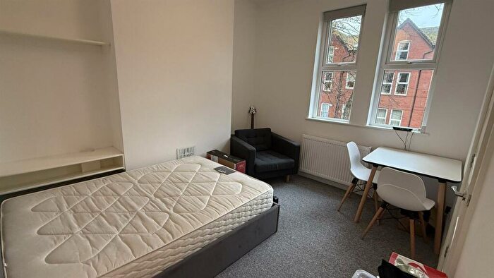 Studio To Rent In Chatham Grove, West Didsbury., M20