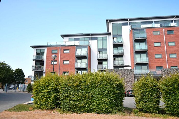 2 Bedroom Flat For Sale In Sanderling Lodge, Mumby Road, Gosport, PO12