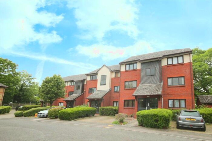 1 Bedroom Apartment To Rent In Maple Gate, Loughton, IG10