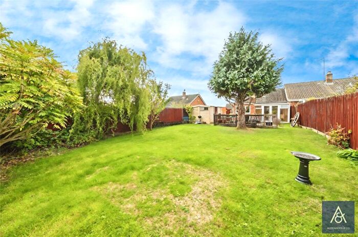 2 Bedroom Bungalow For Sale In Westminster Crescent, Brackley, Northamptonshire, NN13