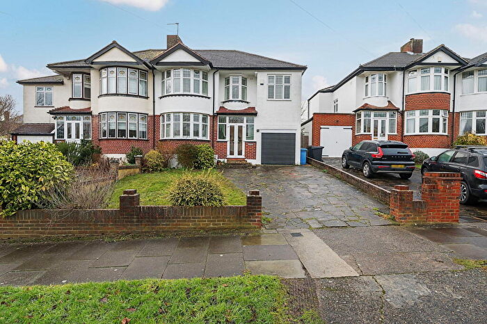 5 Bedroom Semi-Detached House For Sale In Sandhurst Road, Orpington, BR6