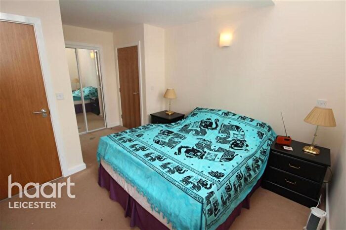 2 Bedroom Flat To Rent In Alexandra House, LE1