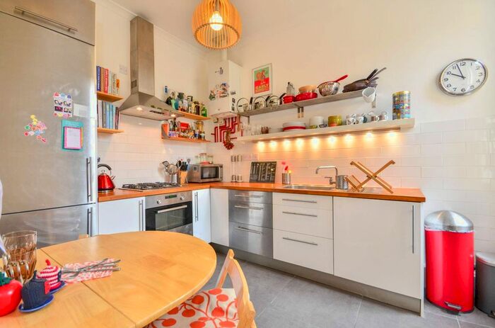 2 Bedroom Flat To Rent In Endymion Road, Brixton Hill, London, SW2