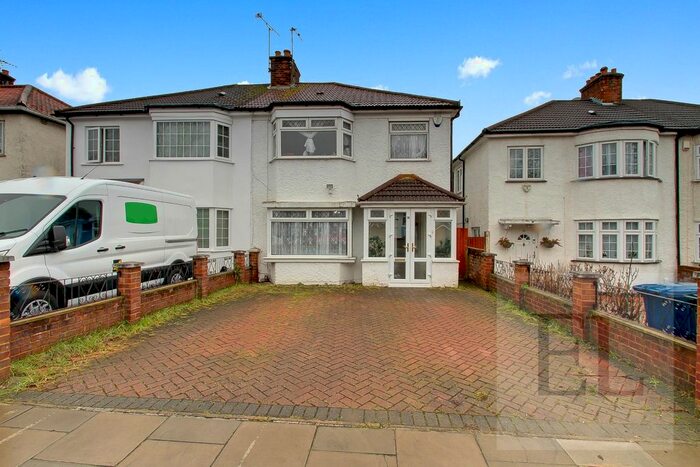 4 Bedroom Semi-Detached House To Rent In Highfield Avenue, Greenford, Greater London, UB6