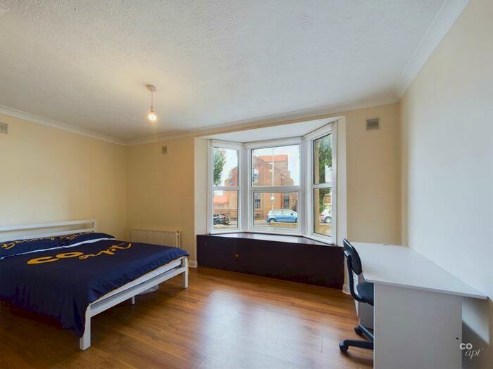 2 Bedroom Flat To Rent In Elm Grove, Brighton, BN2