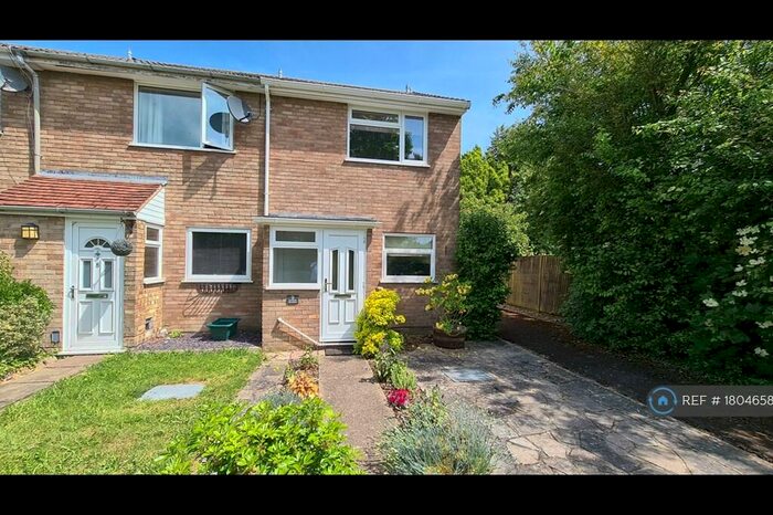 2 Bedroom End Of Terrace House To Rent In Arundel Gardens, Basingstoke, RG23