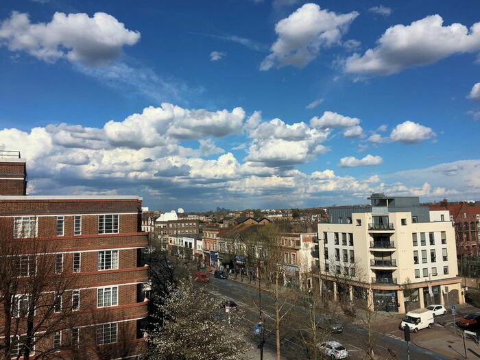 Studio To Rent In Balham High Road, London, SW17