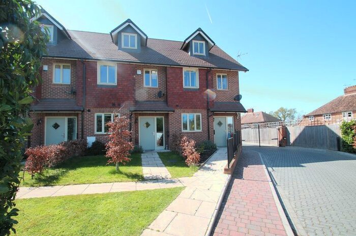 4 Bedroom Terraced House To Rent In St Andrews, Maidstone Road, Paddock Wood, TN12