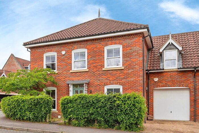4 Bedroom Link Detached House For Sale In St. Michaels Avenue, Aylsham, Norwich, NR11
