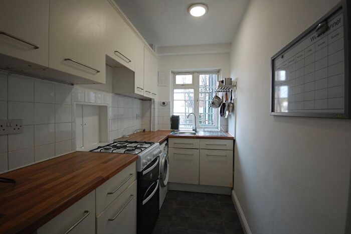 1 Bedroom Flat To Rent In Chiswick Village, London, W4