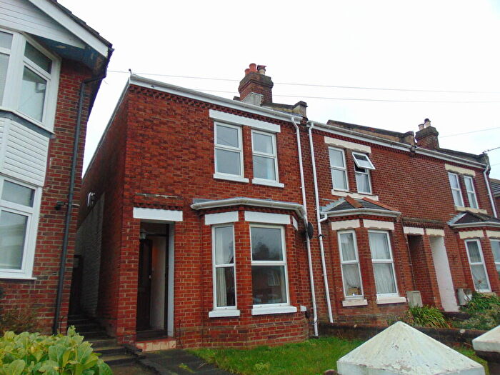 4 Bedroom Semi-Detached House To Rent In Broadlands Road No Agency Fees!, SO17