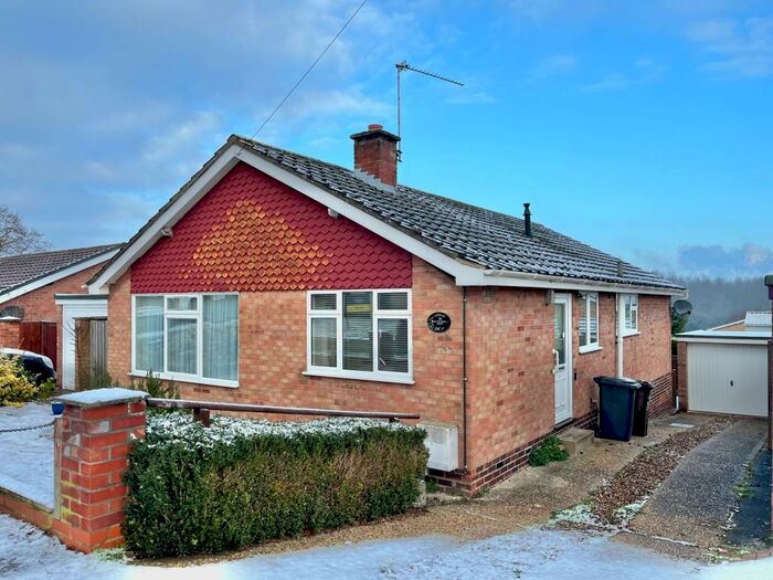3 Bedroom Bungalow To Rent In Runnymede Green, IP33