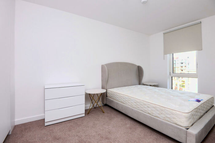 1 Bedroom Flat To Rent In Lockgate Square, Salford, M5