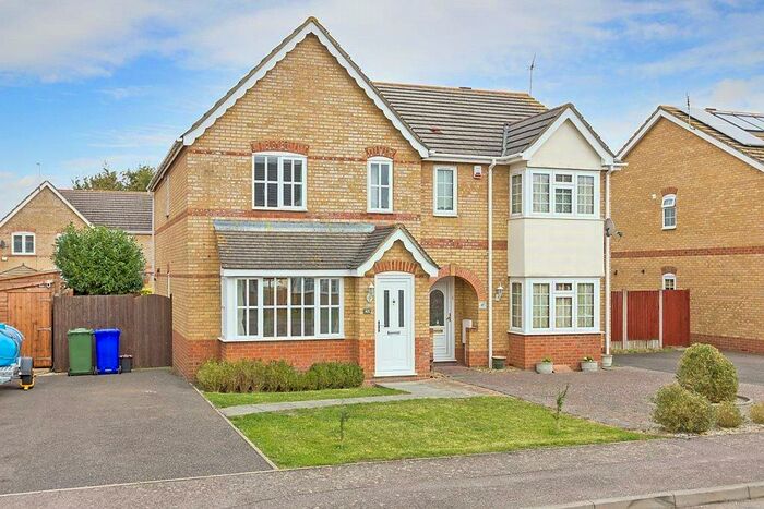 3 Bedroom Semi-Detached House To Rent In Yeates Drive, Kemsley, Sittingbourne, ME10