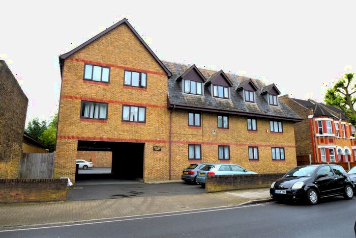 1 Bedroom Flat To Rent In Ravenscroft Road, Beckenham, BR3
