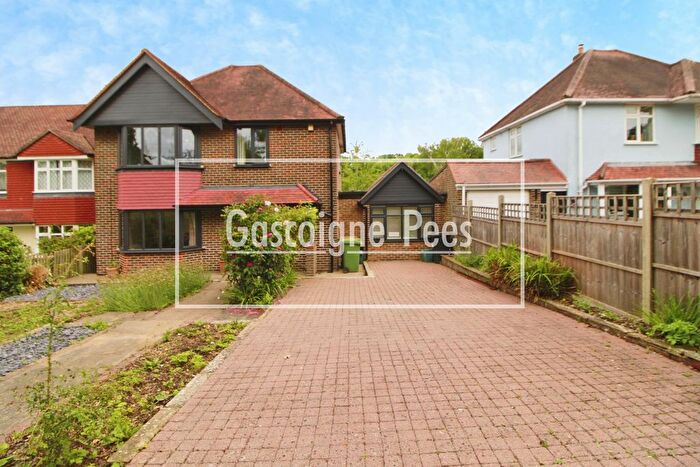 4 Bedroom Property To Rent In Kennel Lane, Leatherhead, KT22