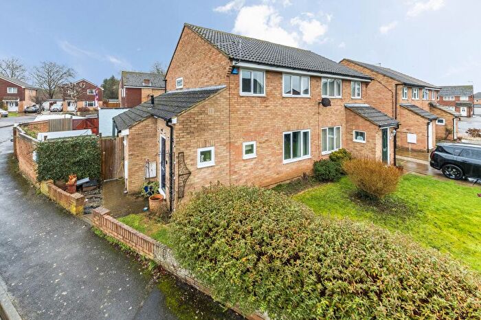 3 Bedroom Semi Detached House For Sale In Penn Close, Abingdon, OX14