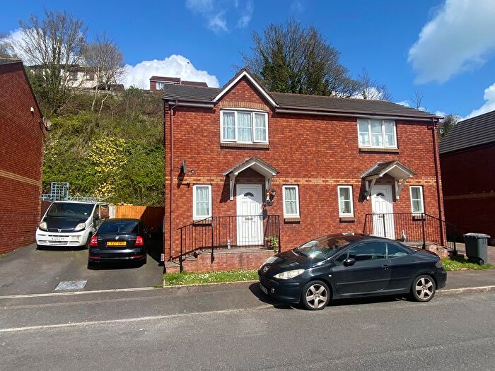 2 Bedroom Semi-Detached House To Rent In Windward Road, Torquay, TQ2