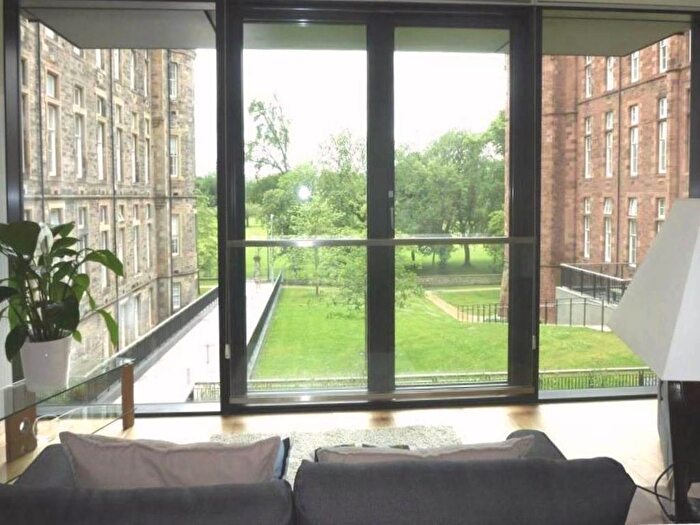 2 Bedroom Flat To Rent In Simpson Loan, Edinburgh, EH3