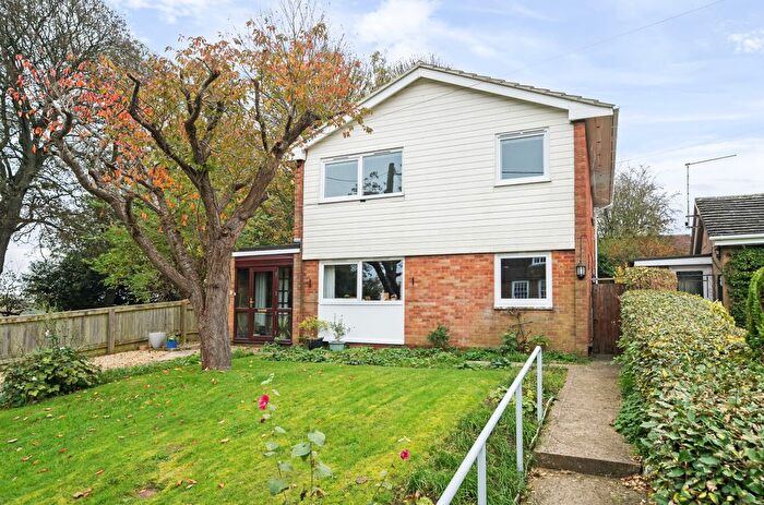 2 Bedroom Maisonette For Sale In New Farm Road, Alresford, Hampshire, SO24