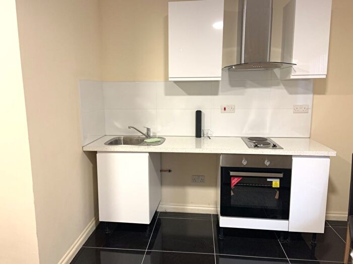 Studio To Rent In Pembroke Place, Isleworth, TW7