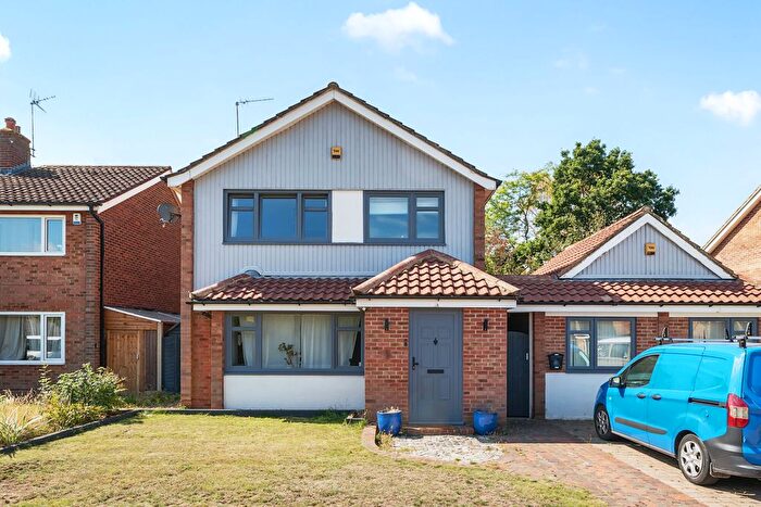 3 Bedroom Detached House For Sale In Bluebell Close, Orpington, BR6