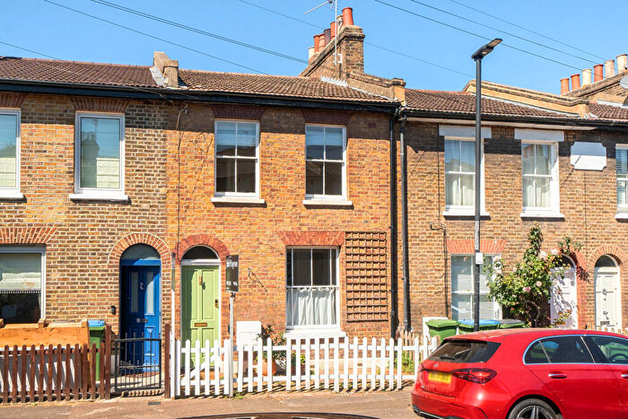 2 Bedroom House For Sale In Reynolds Place, London, SE3