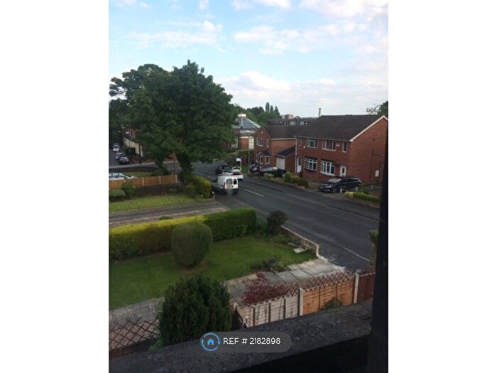 4 Bedroom Flat To Rent In Highfield, Leeds, LS13