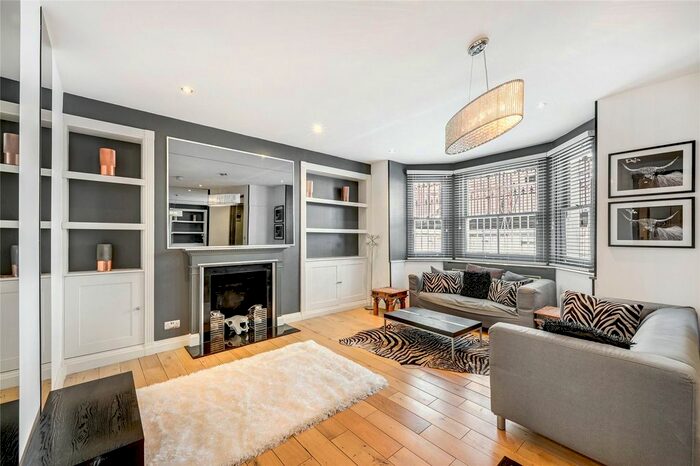 2 Bedroom Flat To Rent In Coleherne Road, Earls Court, SW10