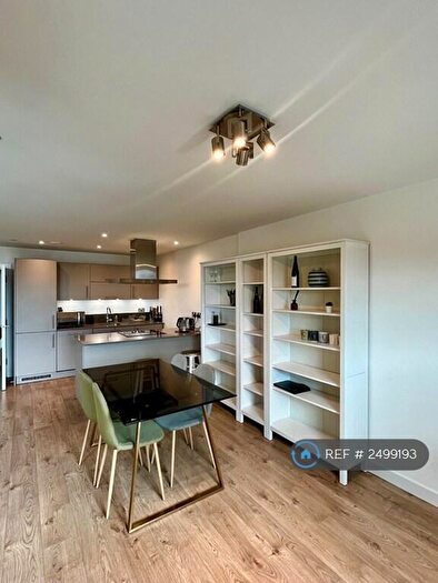 3 Bedroom Flat To Rent In Rotherhithe New Road, London, SE16