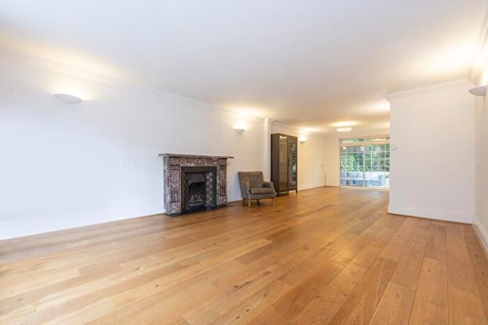 4 Bedroom Property To Rent In West Heath Road, Hampstead, London, NW3