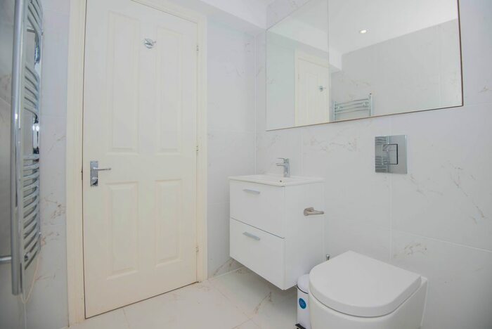 1 Bedroom Flat To Rent In Kew Gardens Road, Richmond, TW9