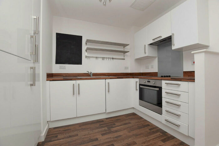1 Bedroom Apartment To Rent In Crown & Anchor House, Sweetman Place, BS2