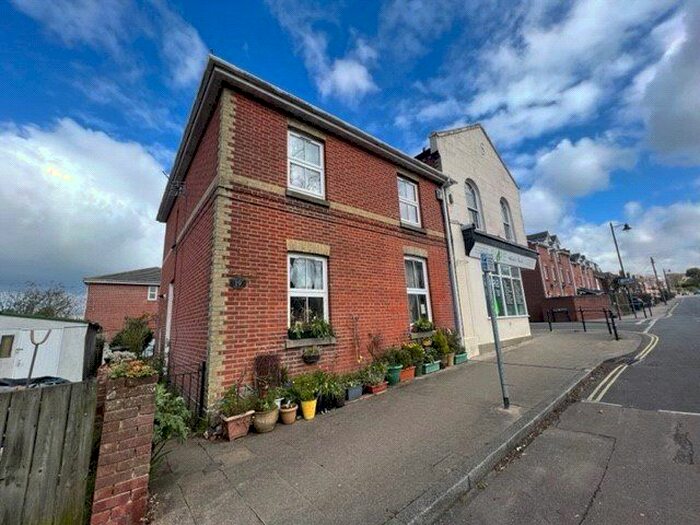 3 Bedroom Semi-Detached House To Rent In Station Road, Netley Abbey, Southampton, Hampshire, SO31