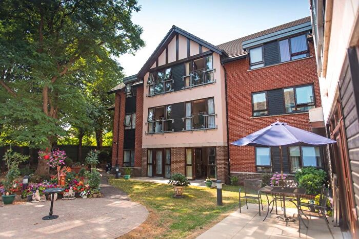 1 Bedroom Flat To Rent In Grange Avenue, Luton, Bedfordshire, LU4