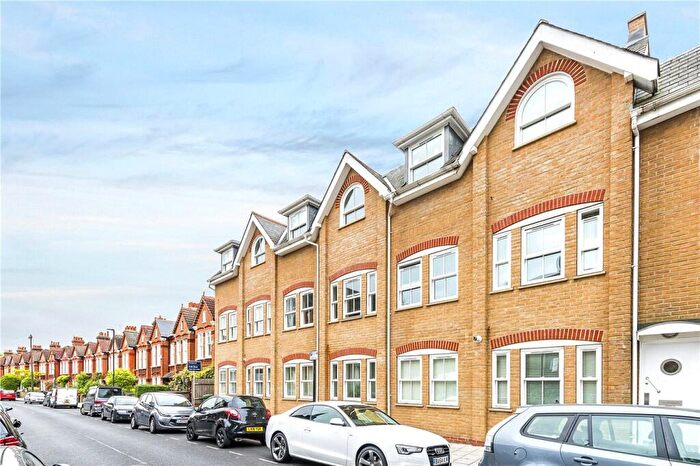1 Bedroom Apartment For Sale In Guernsey Grove, London, SE24