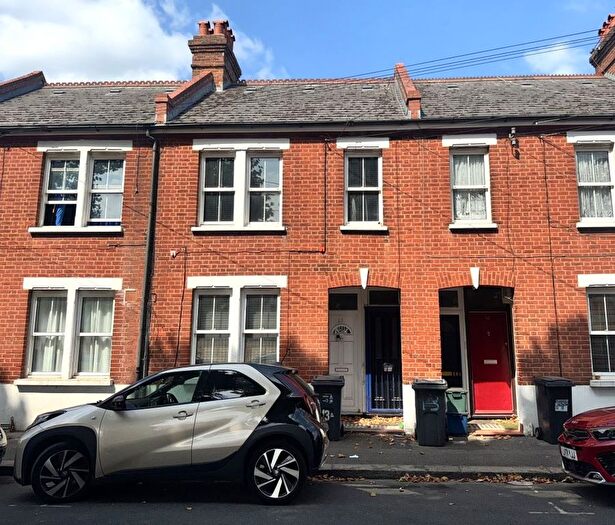 2 Bedroom Maisonette For Sale In (A) Henderson Road, Croydon, CR0