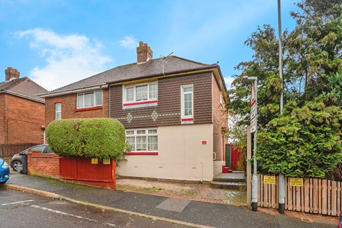 3 Bedroom Semi-Detached House For Sale In Hadleigh Road, Portsmouth, Hampshire, PO6