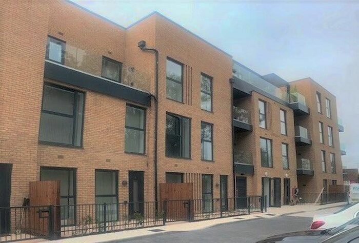 2 Bedroom Flat To Rent In Eastbury Road, Watford, WD19