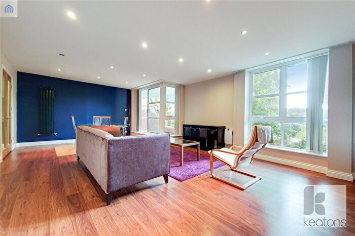 2 Bedroom Flat To Rent In Barrier Point Road, Royal Docks, London, E16