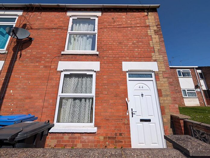 3 Bedroom End Of Terrace House To Rent In Buccleuch Street, Kettering, NN16
