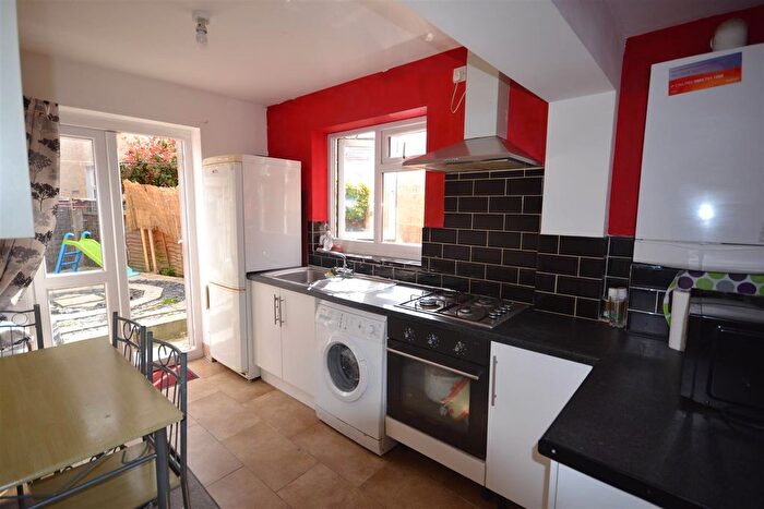 3 Bedroom Terraced House To Rent In Holbrook Road, London, E15