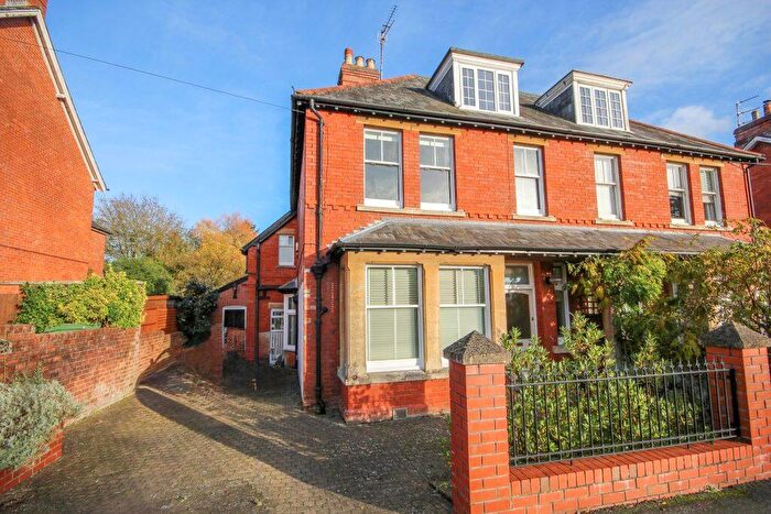 5 Bedroom Semi-Detached House For Sale In Grove Avenue, Yeovil, Somerset, BA20