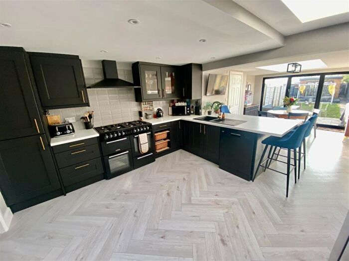 4 Bedroom Terraced House For Sale In Swindon Road, Wroughton, Swindon, SN4